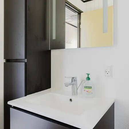 Modern Beachside Retreat In Marielyst 2br