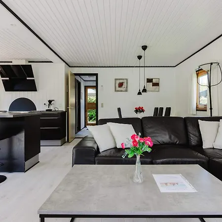 Modern Beachside Retreat In Marielyst 2br