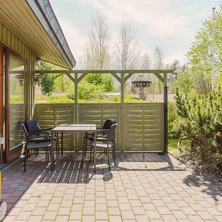 Modern Beachside Retreat In Marielyst 2br