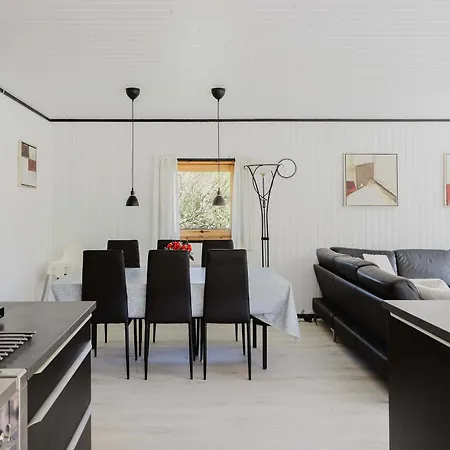 Modern Beachside Retreat In Marielyst 2br Apartamento Bøtø By