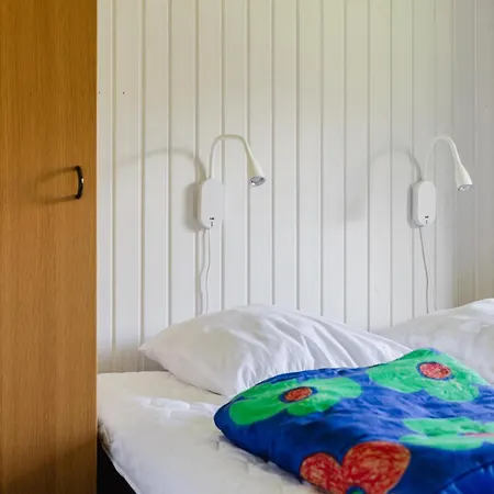 Modern Beachside Retreat In Marielyst 2br Lägenhet